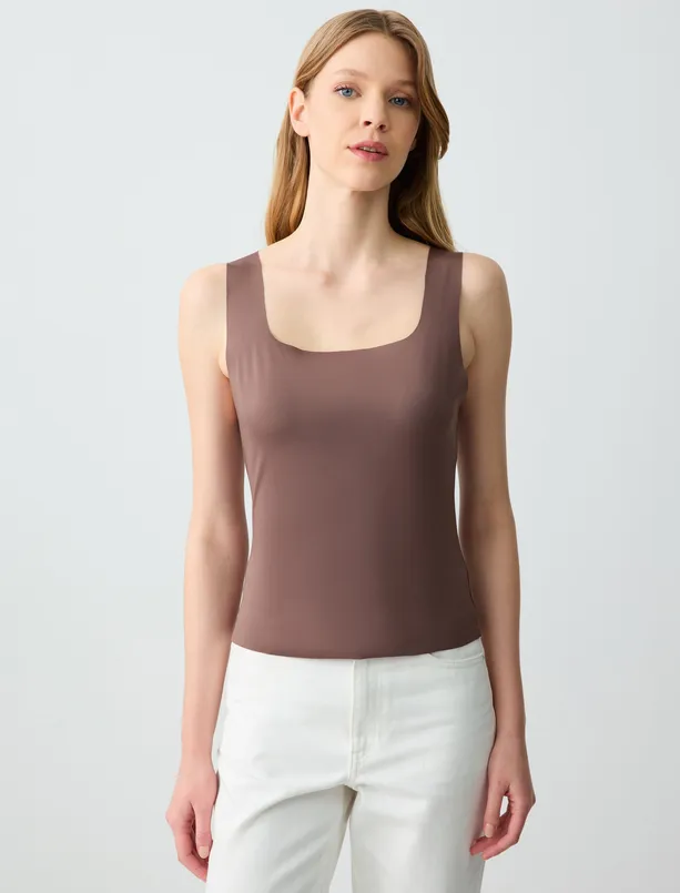 Women Brown U Neck Slim Fit Sleeveless Knitted Tank Top