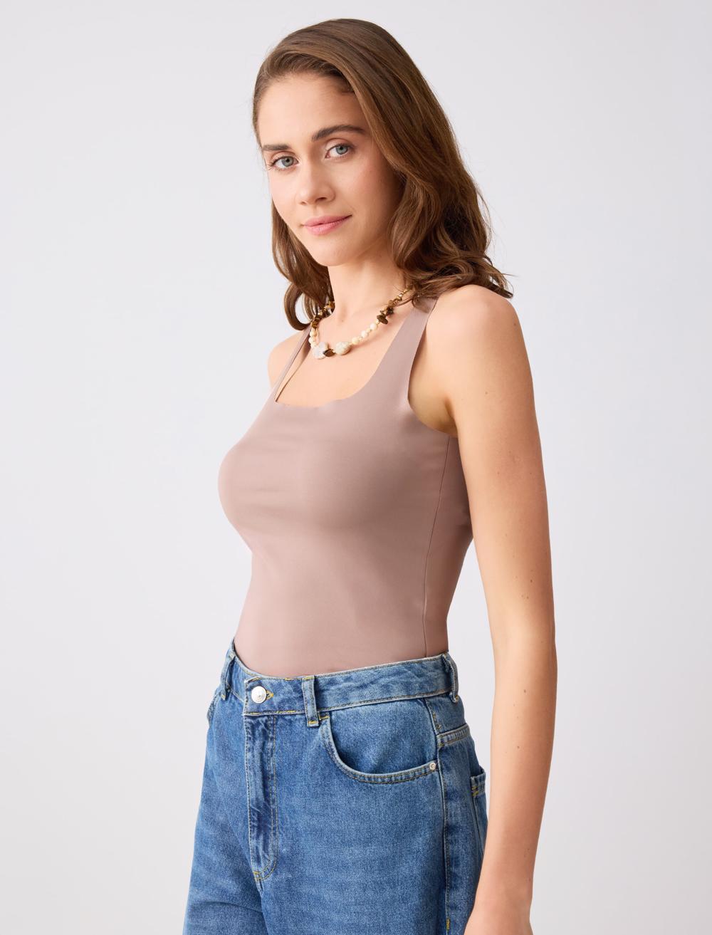 U Yaka Dar Kesim Kolsuz Örme Atlet