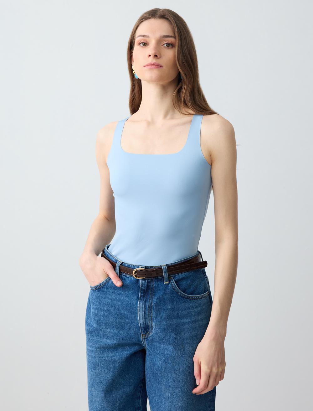 U Yaka Dar Kesim Kolsuz Örme Atlet