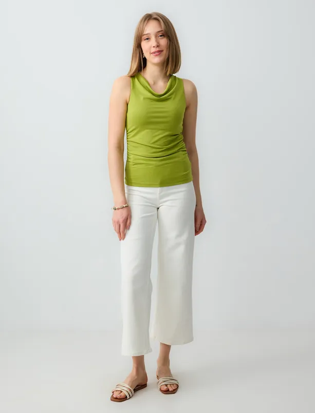 Bayan Yağ Yeşili Düz Kesim Dökümlü Yaka Kolsuz Örme Bluz