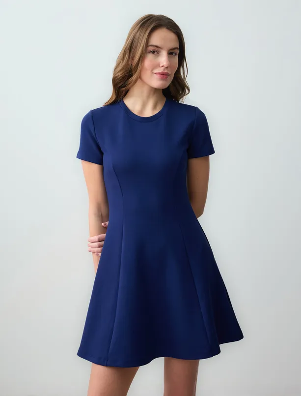 Women Dark Blue Short Sleeve Crew-Neck Knitted Mini Dress