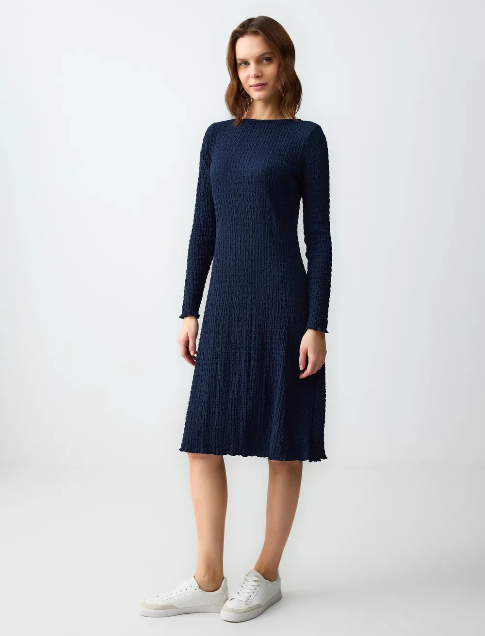 Round Neck Long Sleeve Patterned Knitted Midi Dress