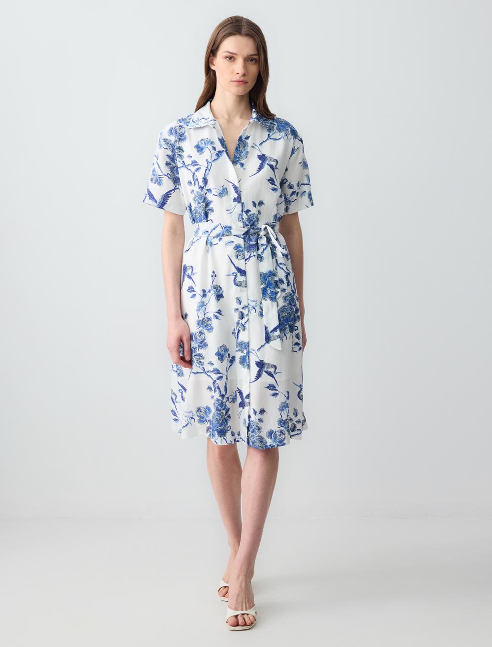 Rahat Kesim Gömlek Yaka Kısa Kollu Desenli Midi Elbise