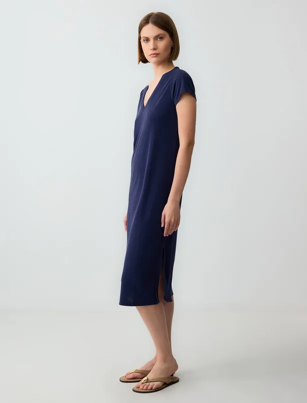 Women Dark Blue Relaxed Fit V Neck Short Sleeve Knitted Midi Dress