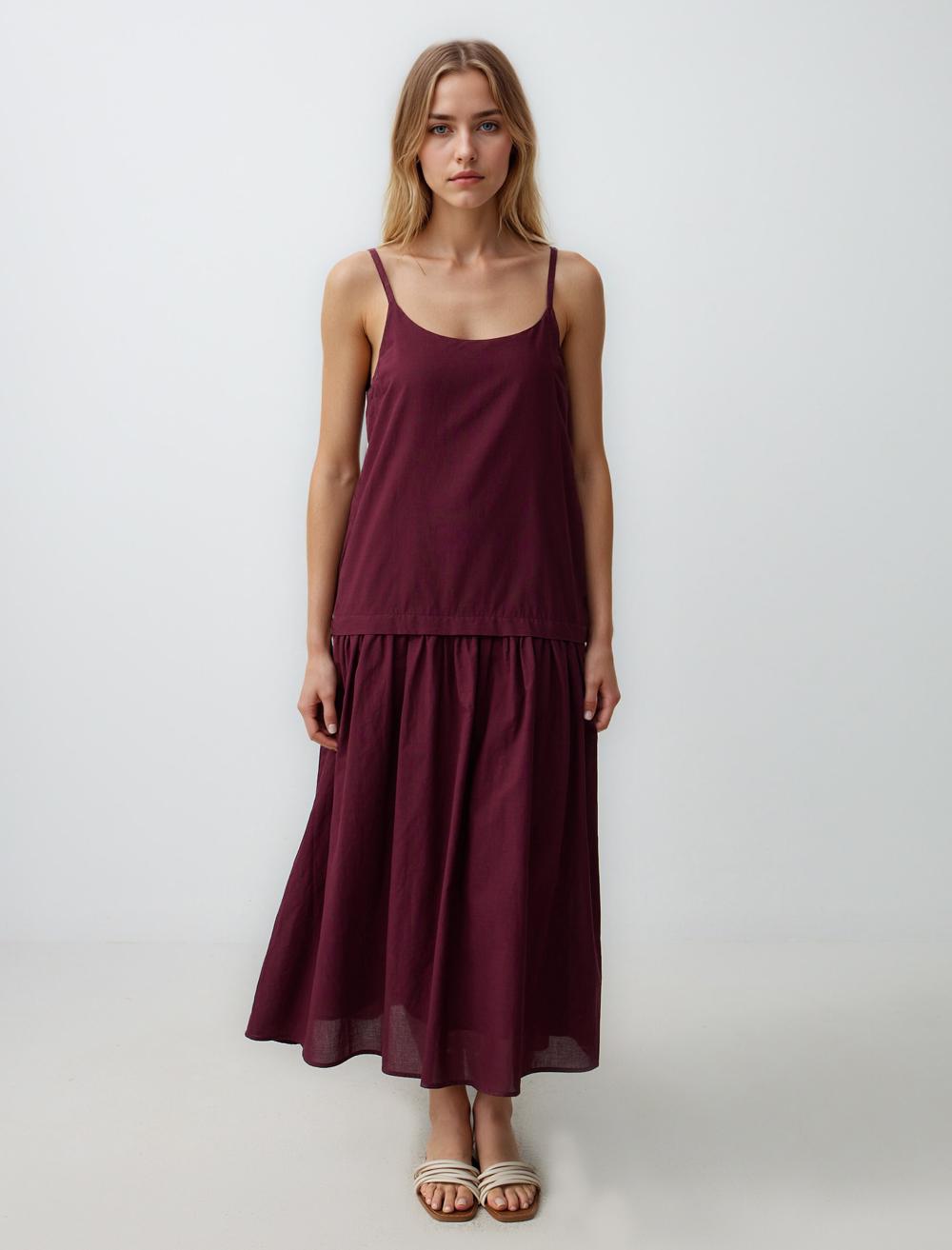 Açık Yaka Askılı Dokuma Midi Elbise