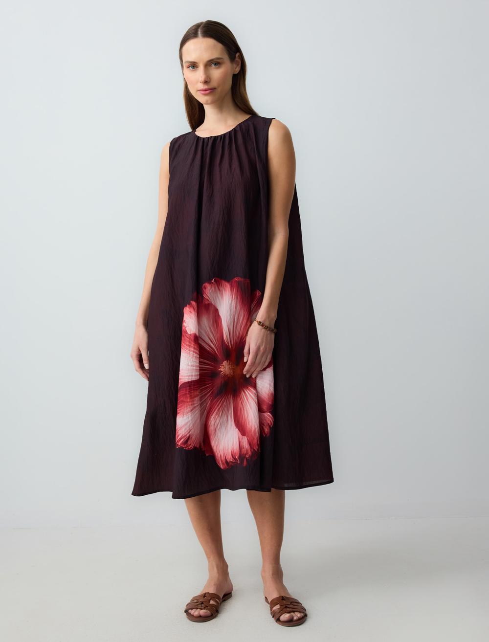 Yuvarlak Yaka Çiçek Desenli Kolsuz Midi Elbise