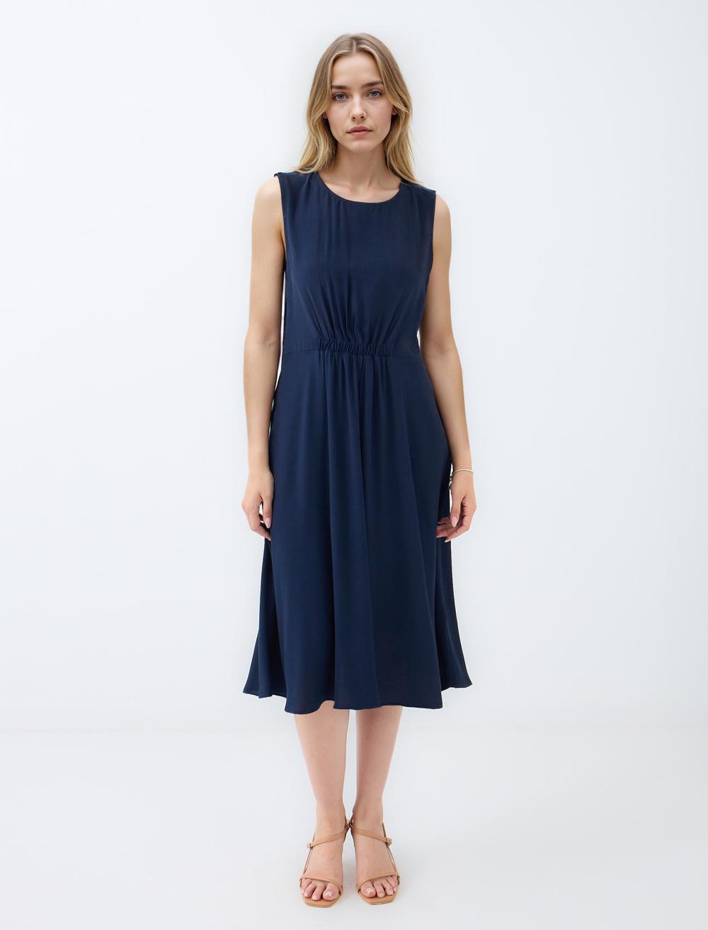 Yuvarlak Yaka Kolsuz Dokuma Midi Elbise