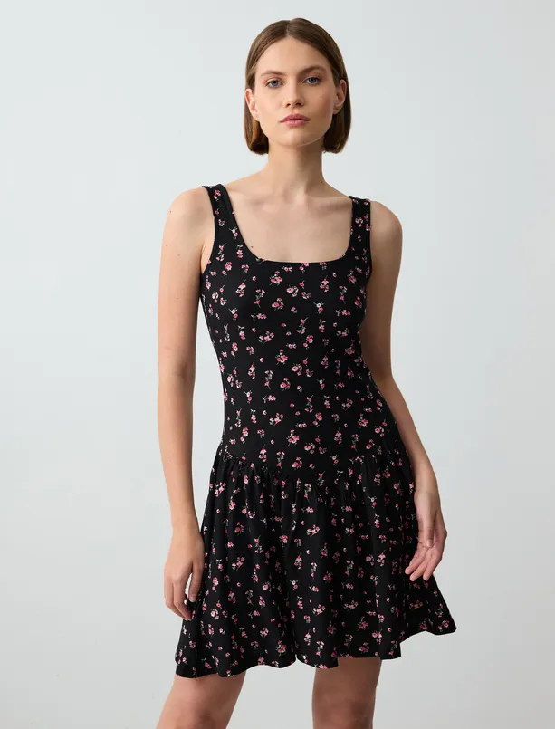 Bayan Siyah Rahat Kesim Kare Yaka Kolsuz Çiçek Desenli Örme Mini Elbise