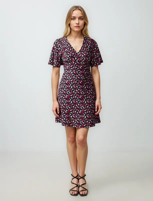 Bayan Pembe Rahat Kesim V Yaka Kısa Kollu Desenli Mini Örme Elbise