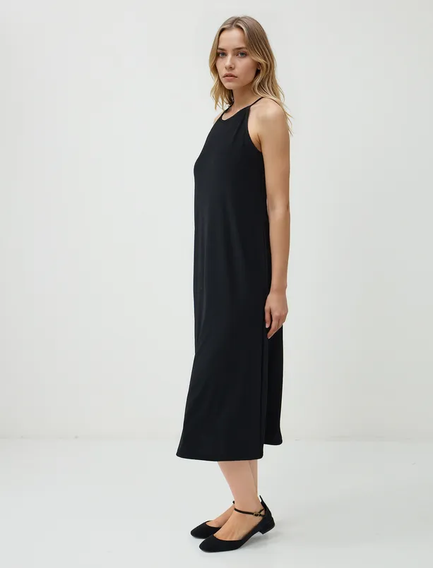 Women Black Loose Fit Crew Neck Sleeveless Basic Dress