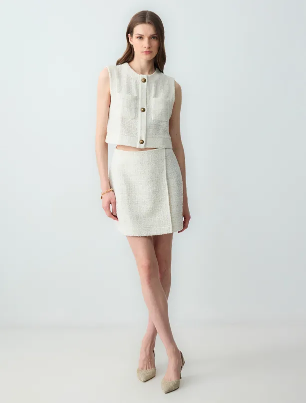 Women Ecru Relaxed Fit Regular Waist Knitted Mini Skirt