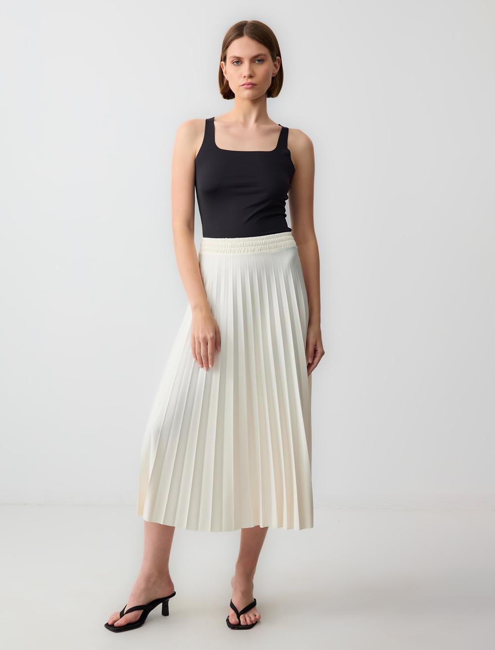 Normal Bel Beli Lastikli Piliseli Örme Midi Etek