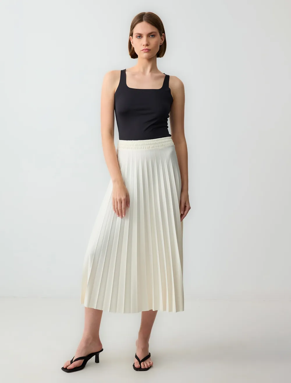 Regular Waist Elastic Pleated Knitted Midi Skirt