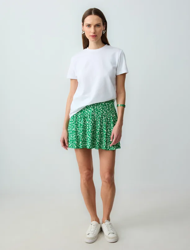 Women Green Relaxed Fit Regular Waist Floral Patterned Knitted Mini Skirt