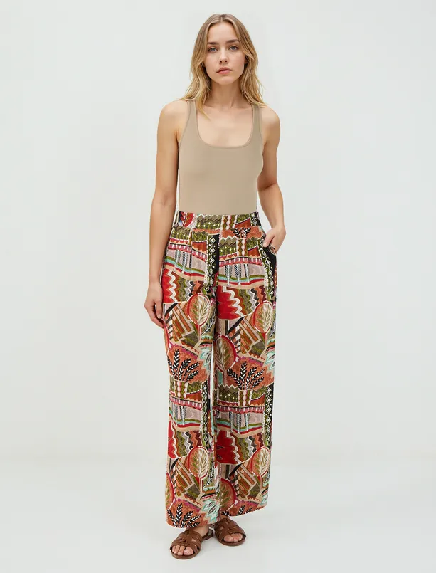 Women Green Regular Waist Wide Leg Patterned Woven Pants