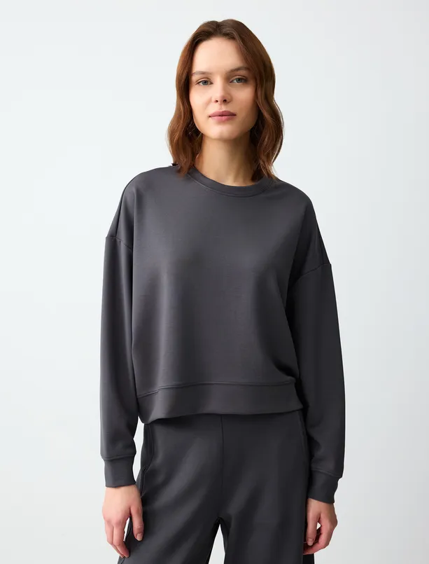 Bayan  Rahat Kesim Bisiklet Yaka Uzun Kollu Örme Sweatshirt
