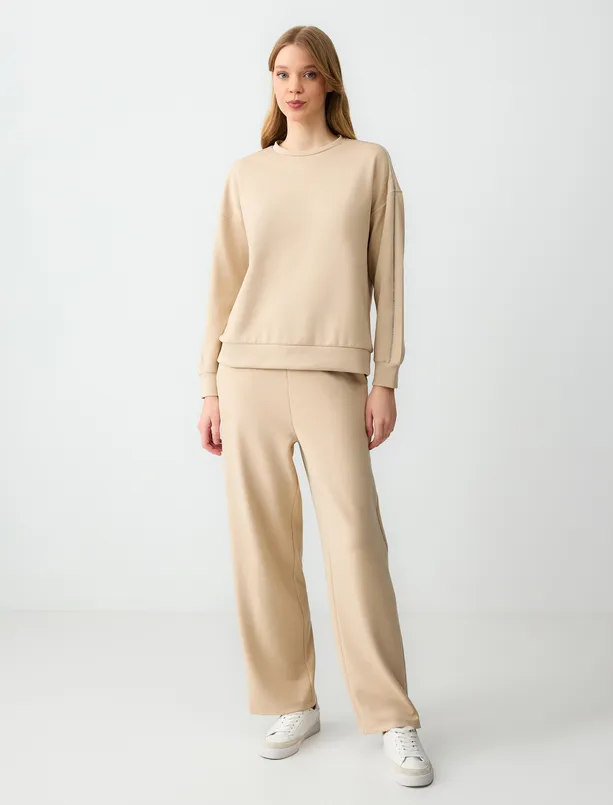 Bayan Bej Düz Kesim Bisiklet Yaka Uzun Kollu Modal Örme Sweatshirt
