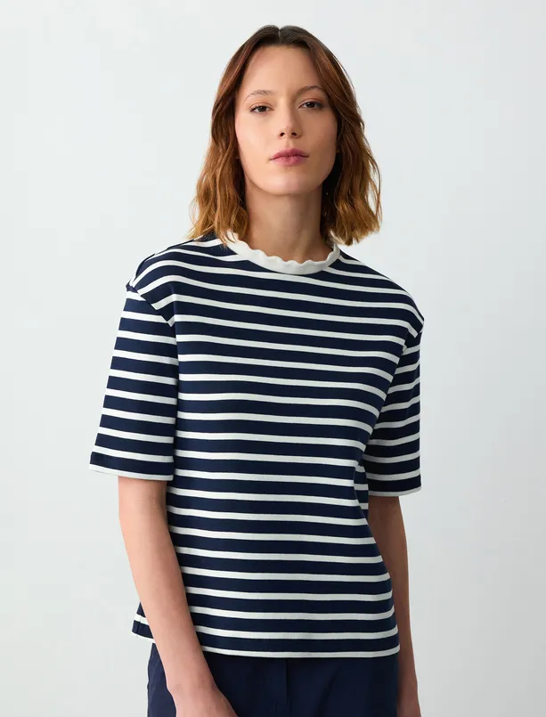 Women Dark Blue 100% Cotton Knitted T-shirt with crew neck and short sleeves