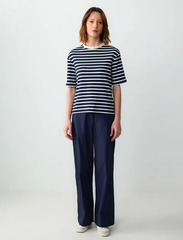 Women Dark Blue 100% Cotton Knitted T-shirt with crew neck and short sleeves