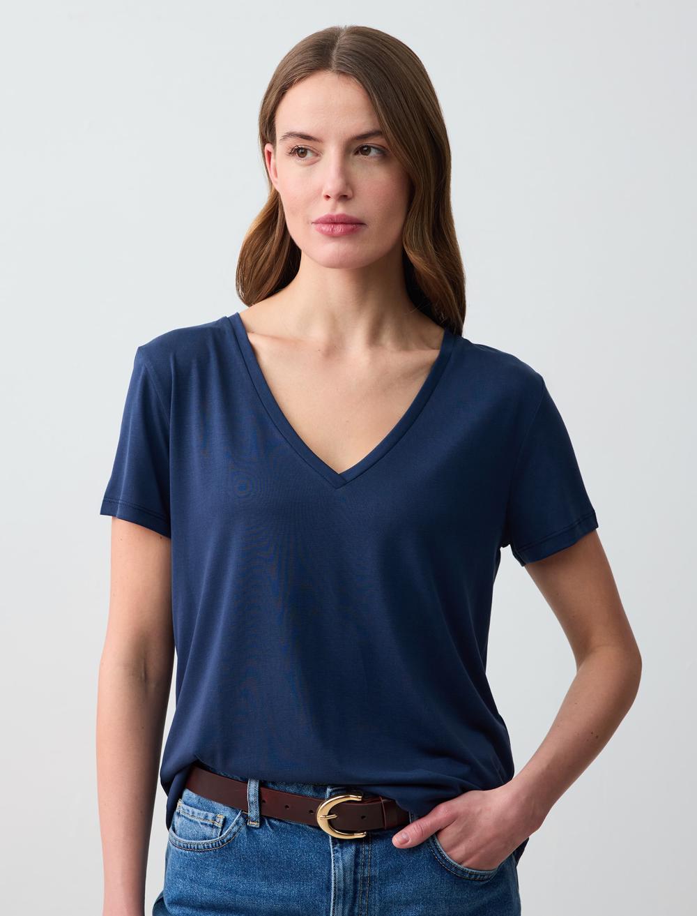 V Yaka Kısa Kollu Örme Modal Tişört