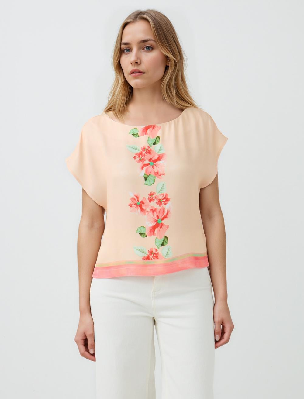 Kısa Kollu Kayık Yaka Çiçek Desenli Bluz