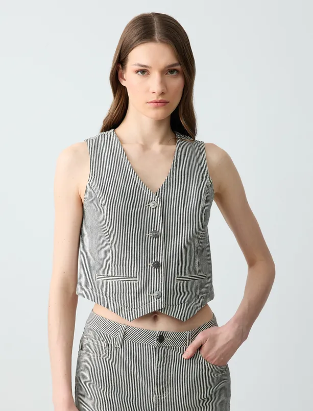 Women  Short Denim Vest with Slim Fit Line Pattern