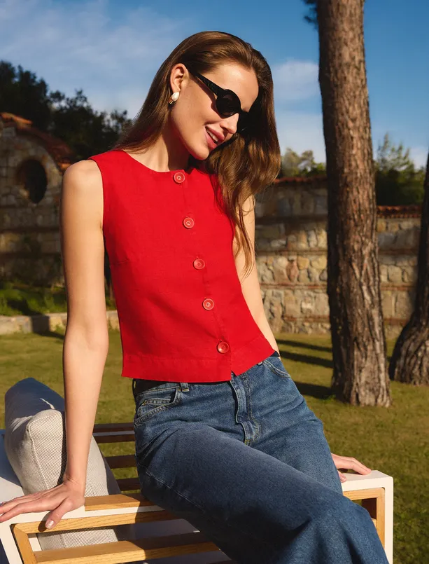 Women  100% Linen Slim Fit Short Woven Vest