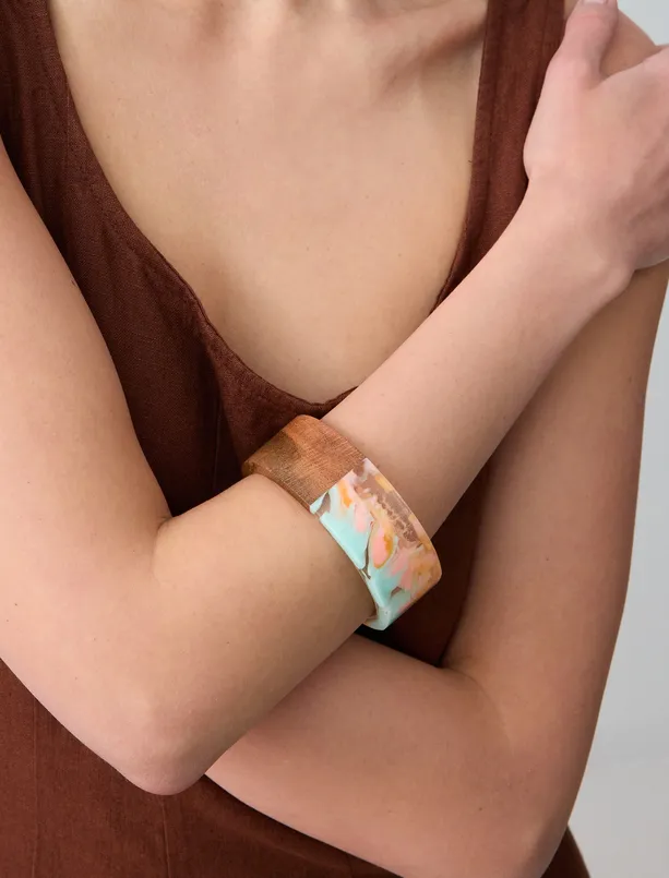 Bayan  Kalın Ahşap Görünümlü Bileklik