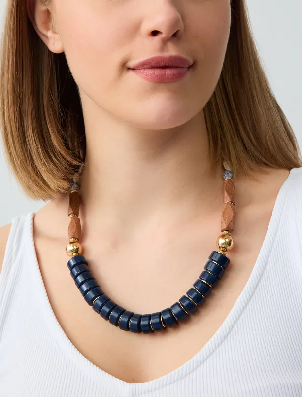 Women Dark Blue Wood Detailed Beaded Adjustable Necklace