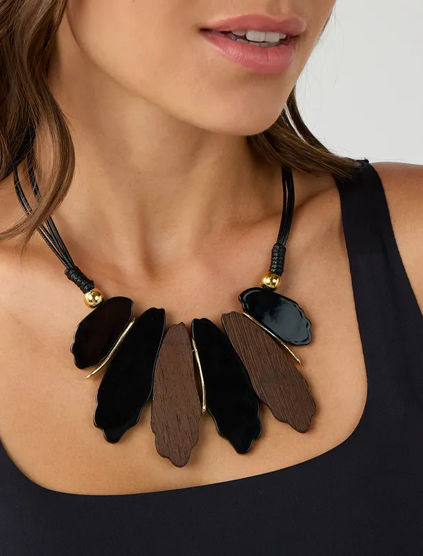 Women  Wood-Look Leaf Figured Necklace