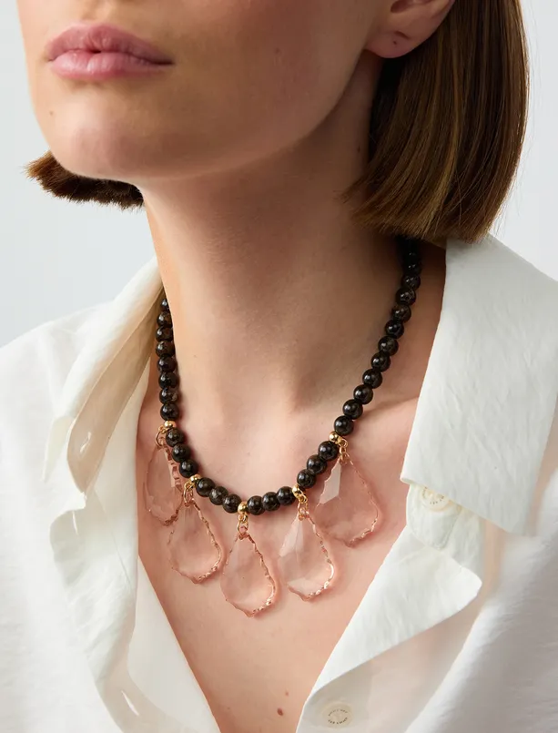 Women Black Opaque Leaf Figured Adjustable Necklace