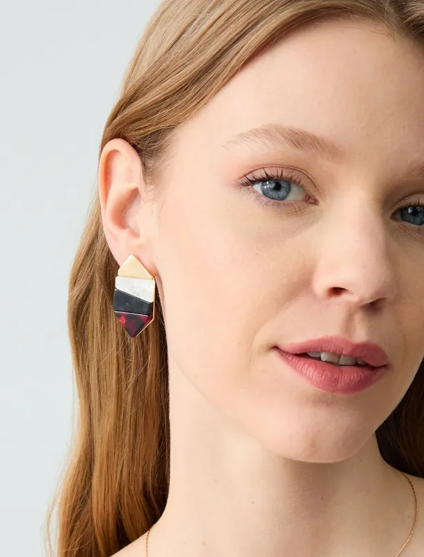 Women Claret Red Color Blocked Asymmetric Patterned Earrings