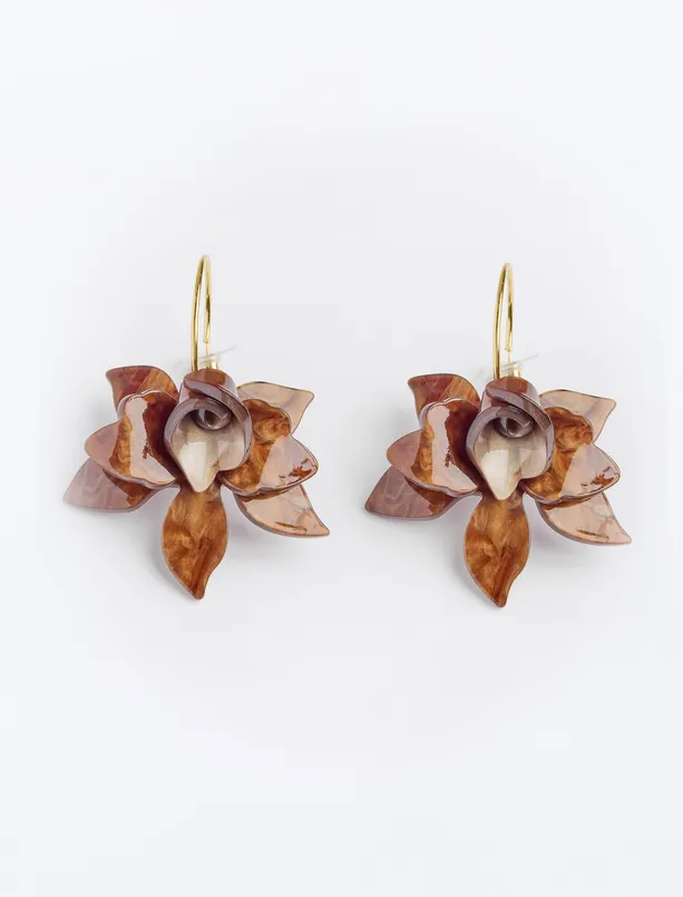 Women Brown Flower Patterned Earrings with Leaf Detail