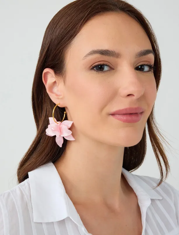 Women Pink Flower Patterned Earrings with Leaf Detail