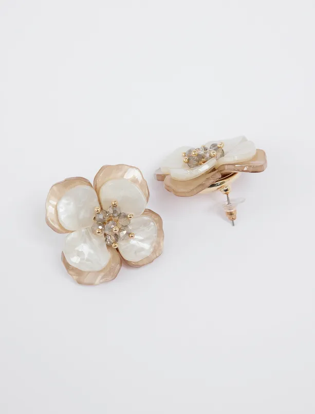 Women White Modern Flower Figured Earrings