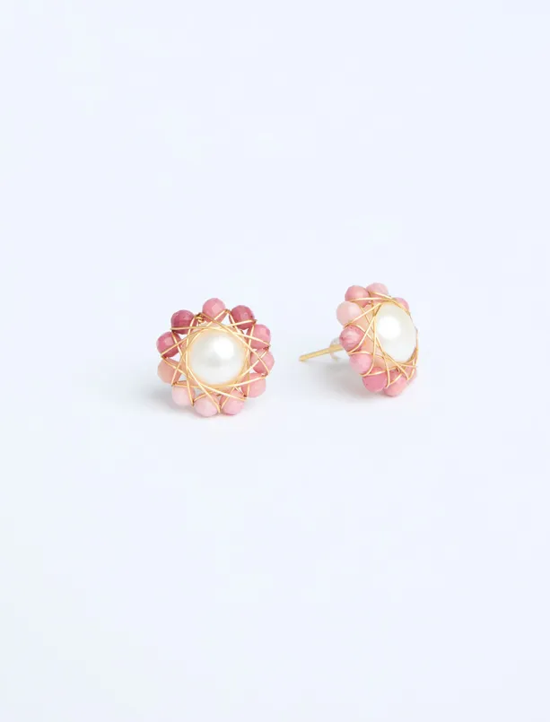 Bayan Beyaz Çiçek Figürlü İnci Detaylı Boncuklu Küpe