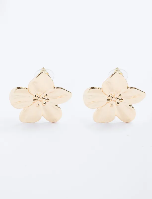 Women Yellow Elegant Earrings with Bright Flower Figures