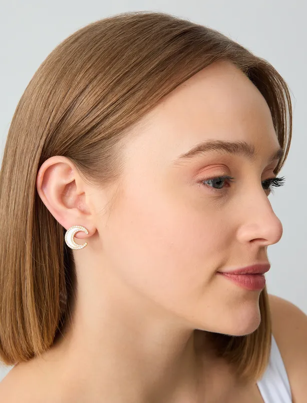 Women White Elegant Crescent Figured Earrings