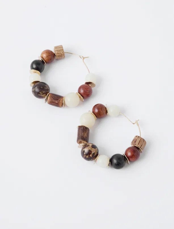 Bayan Karışık Ahşap Görünümlü Boncuk Detaylı Halka Küpe