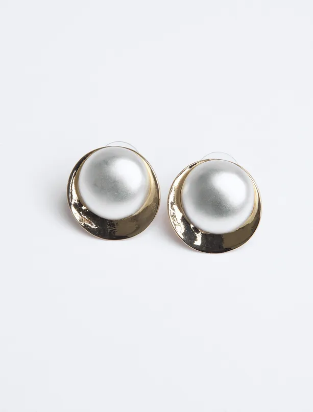 Women White Oval Figured Pearl Earrings