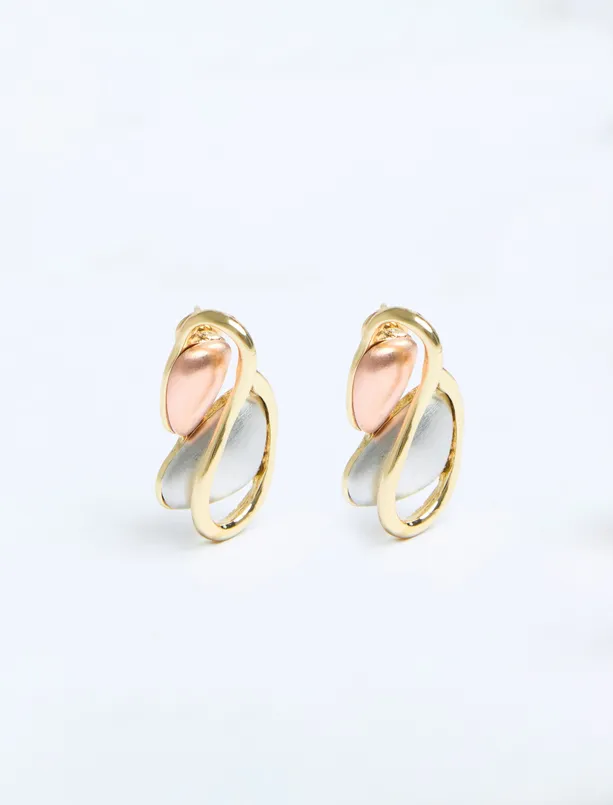 Women Grey Asymmetric Modern Form Earrings