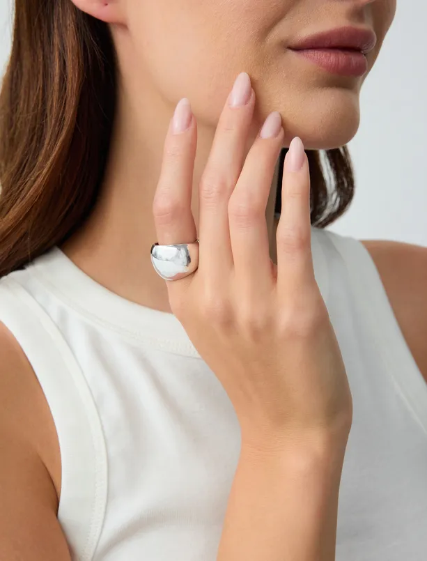 Women  Curved Shiny Ring