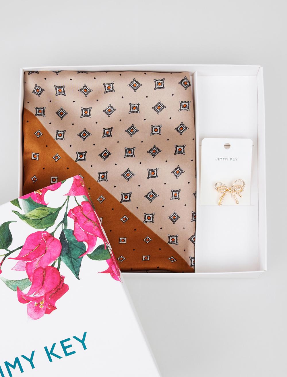 Geometrik Desenli Zarif Set