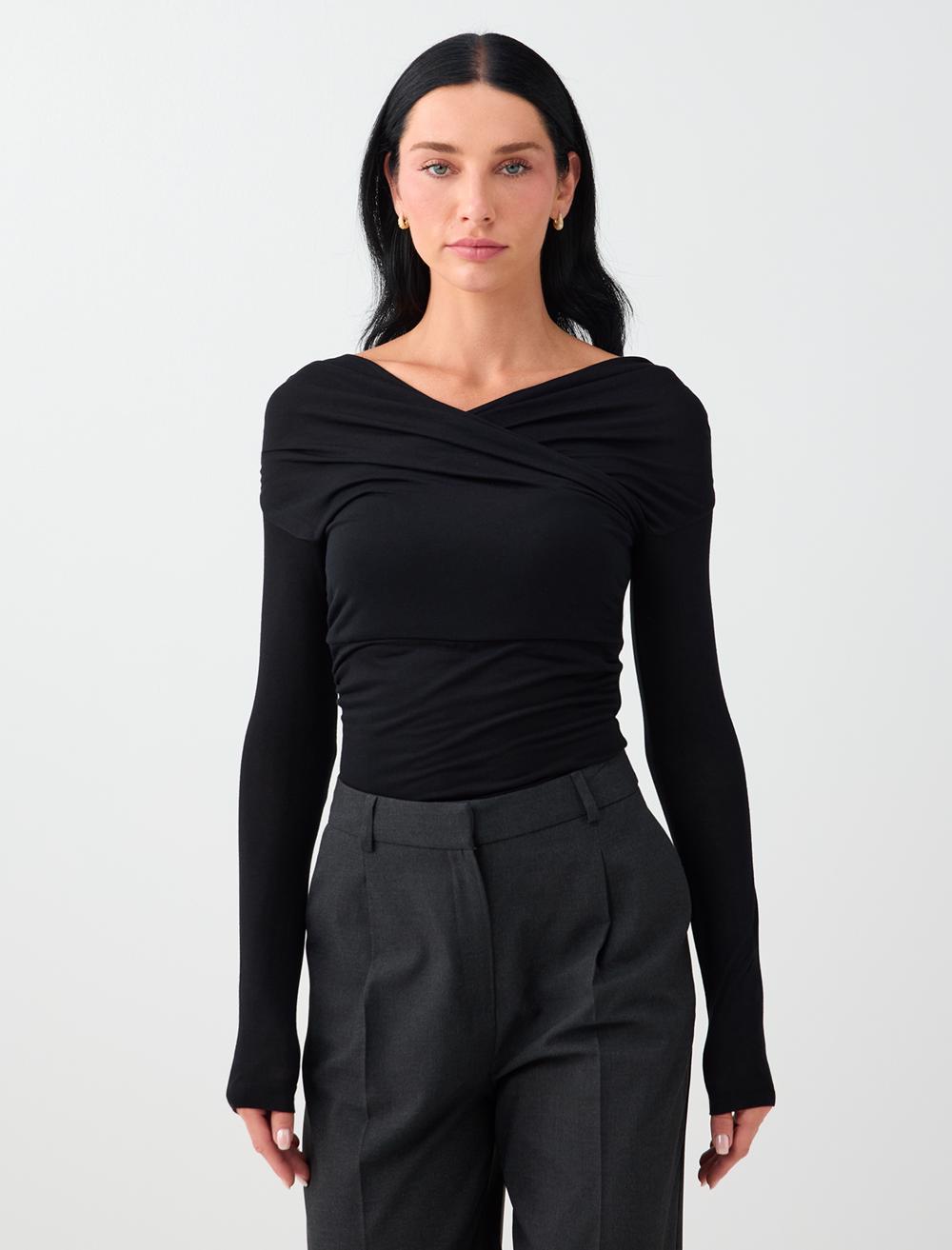 Drape Detaylı Uzun Kol Dar Kesim Bluz