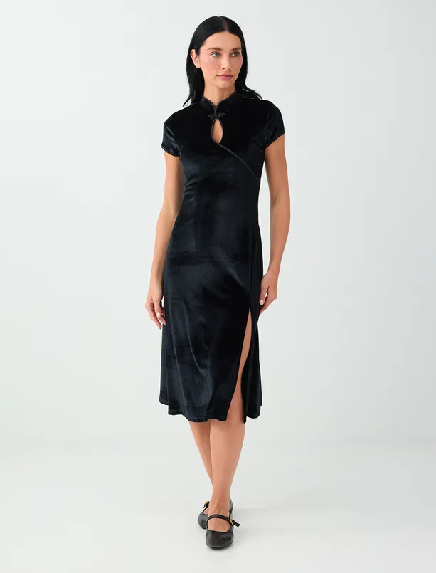 Women Black Velvet Midi Dress with a Stand-Up Collar and Slit Detail