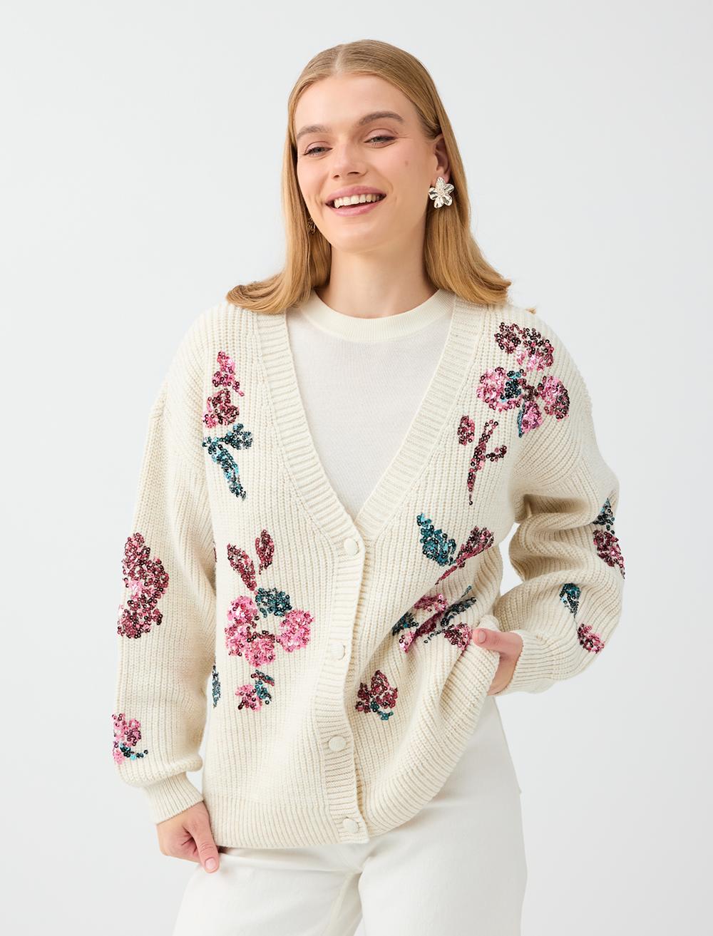 Floral Payet İşleme Detaylı V Yaka Triko Hırka