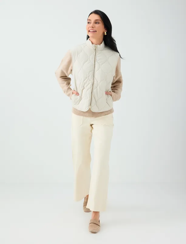 Women Beige Pocket-Detail Straight-Cut Quilted Puffer Vest