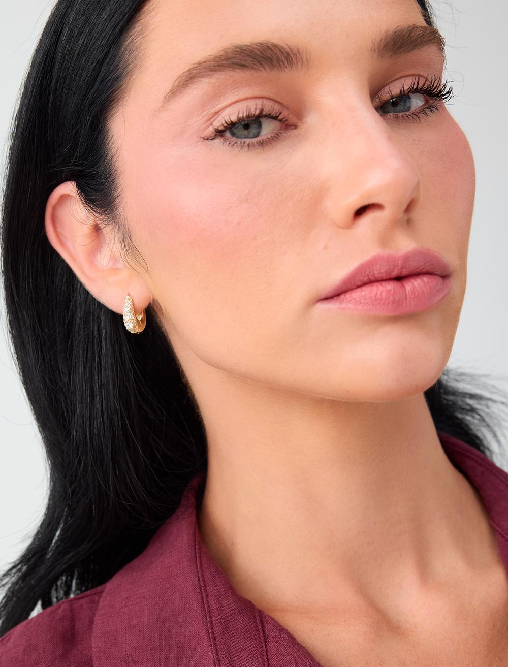 Damla Model Parlak Taşlı Küpe