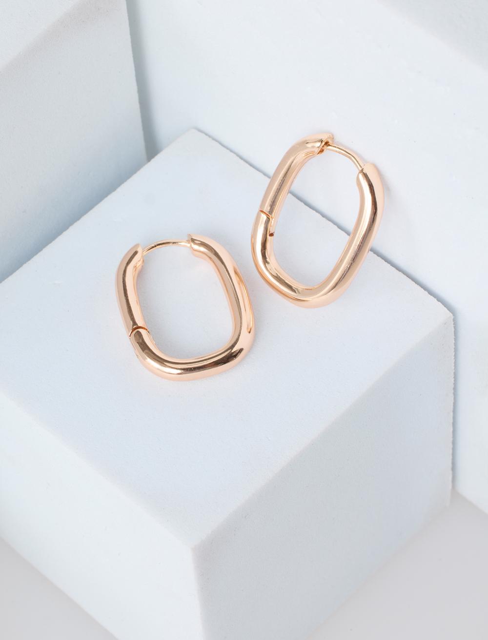 Oval Formlu Modern Ataç Küpe
