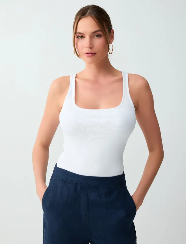 Bayan  Dar Kesim Kare Yaka Örme Atlet